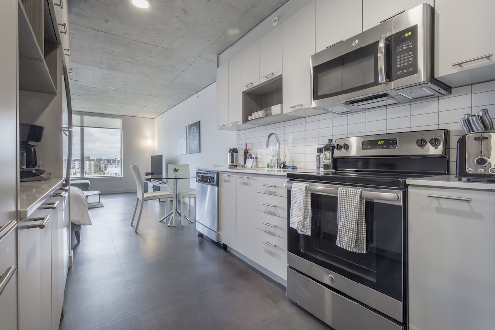 Domicile Suites at Cove