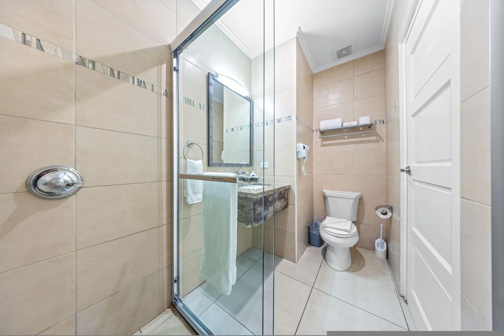 Charming 1br1ba Condo Steps From Eagle Beach
