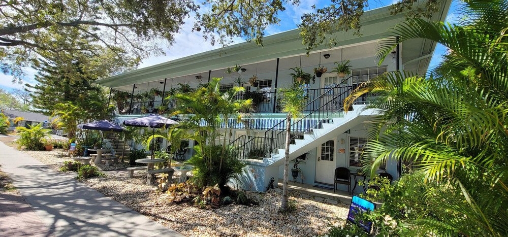 Beach Quarters #4