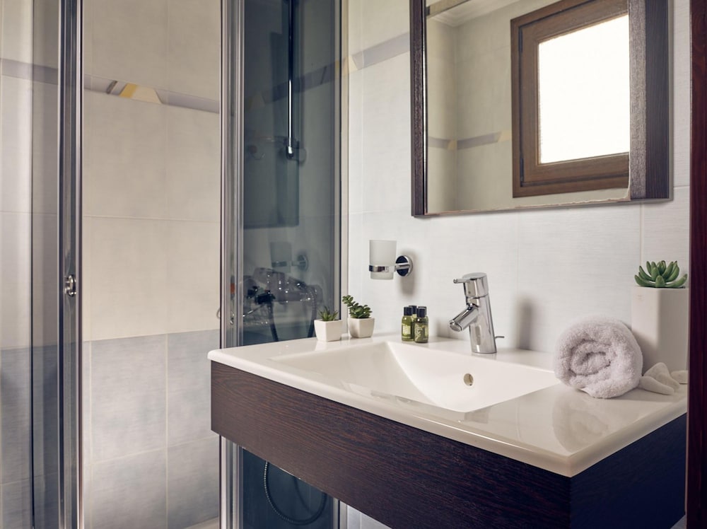 Olive Grove Luxurious Villa With Private Pool Est