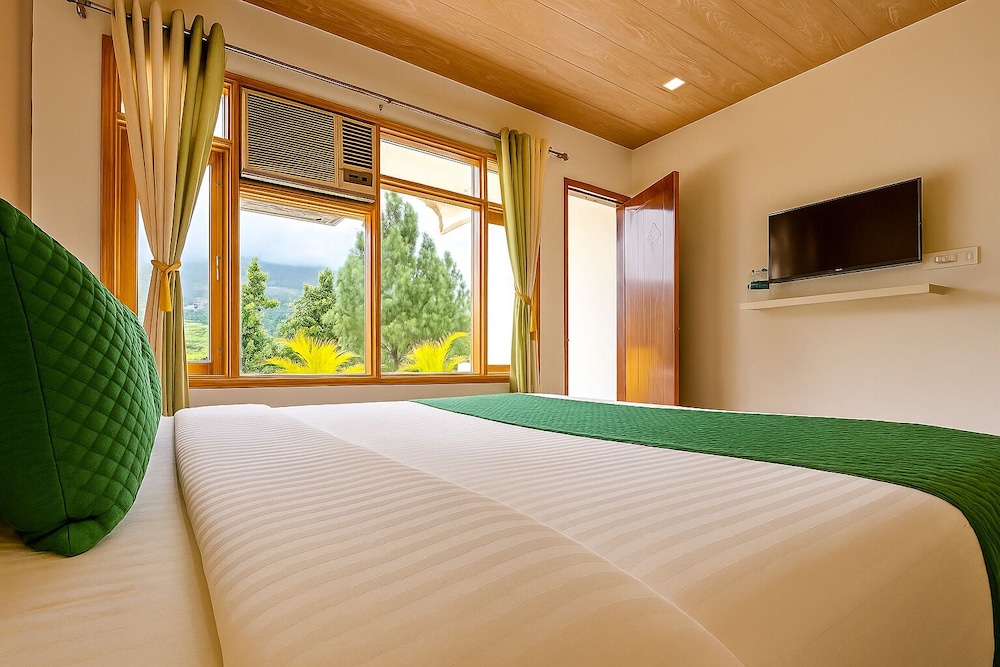 Hotel Shiva Lake - Near Mussoorie Lake