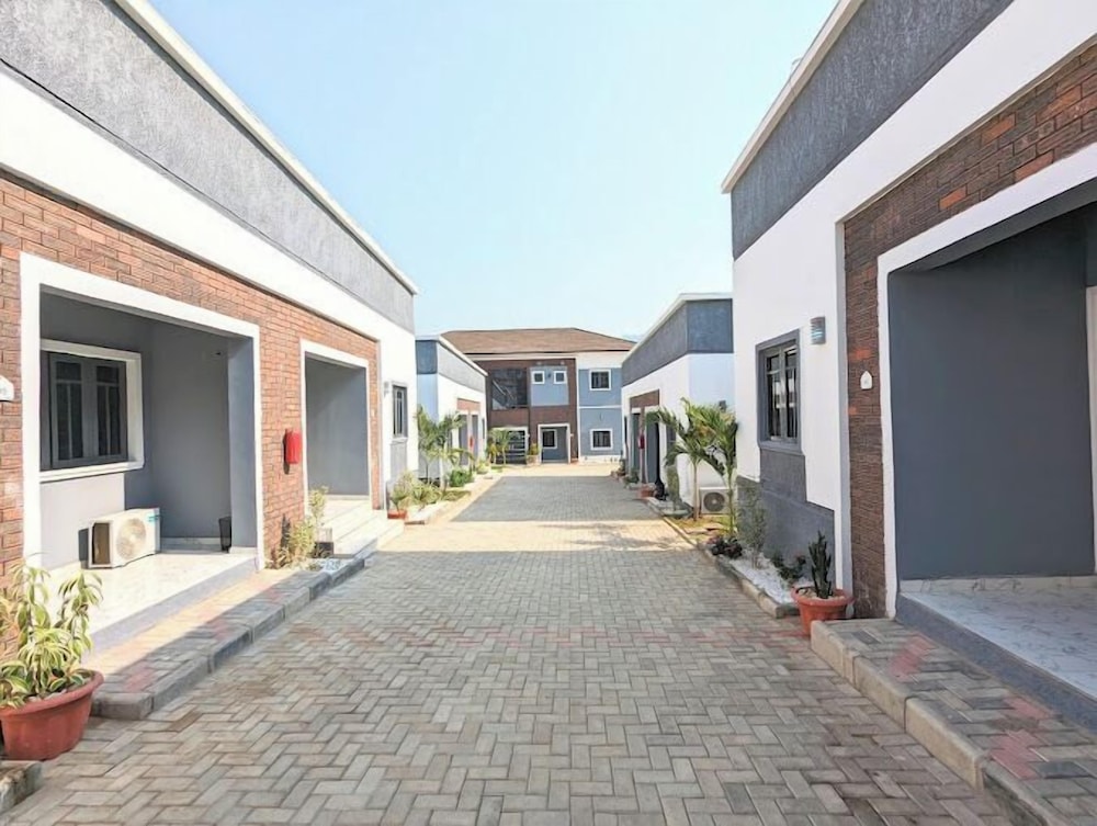 Urban Edge Comfort Apartment