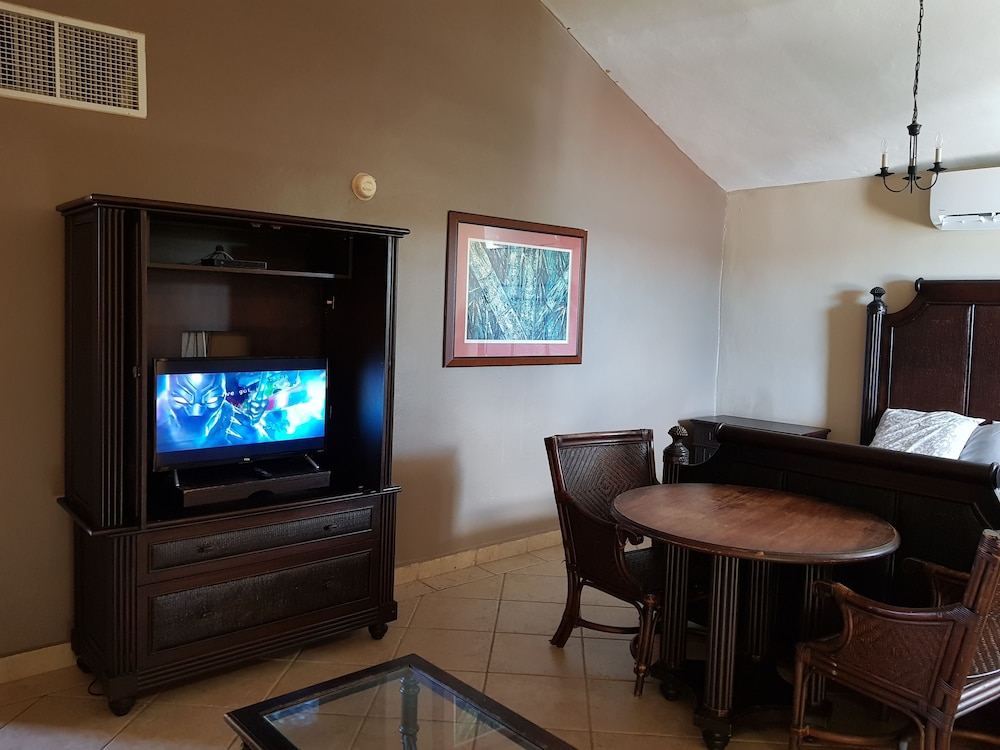 Costa Bonita Beachfront Villas