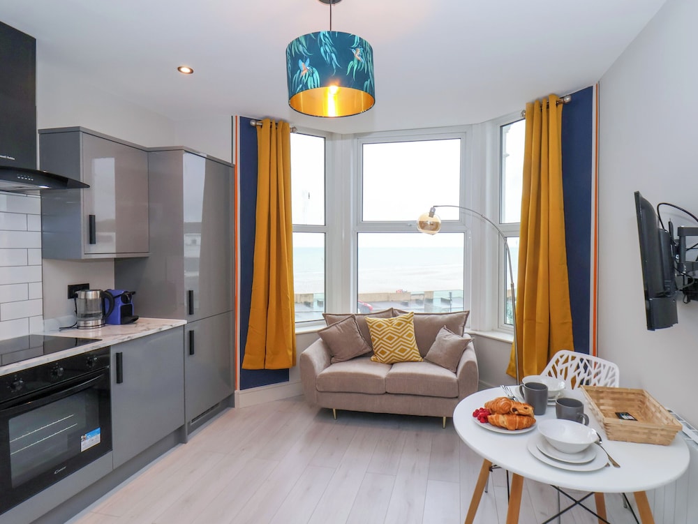 Apt 6 @ Hunter's Quay
