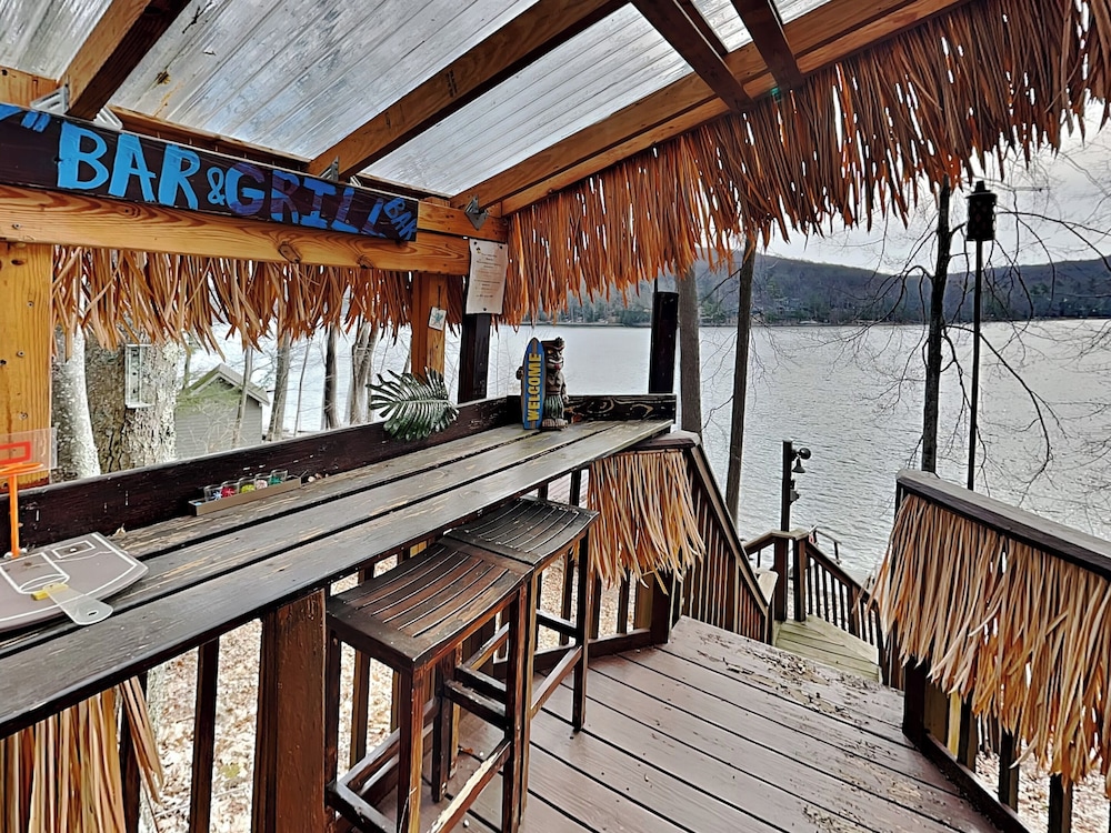 A Lakefront Paradise by Taylor Made Deep Creek