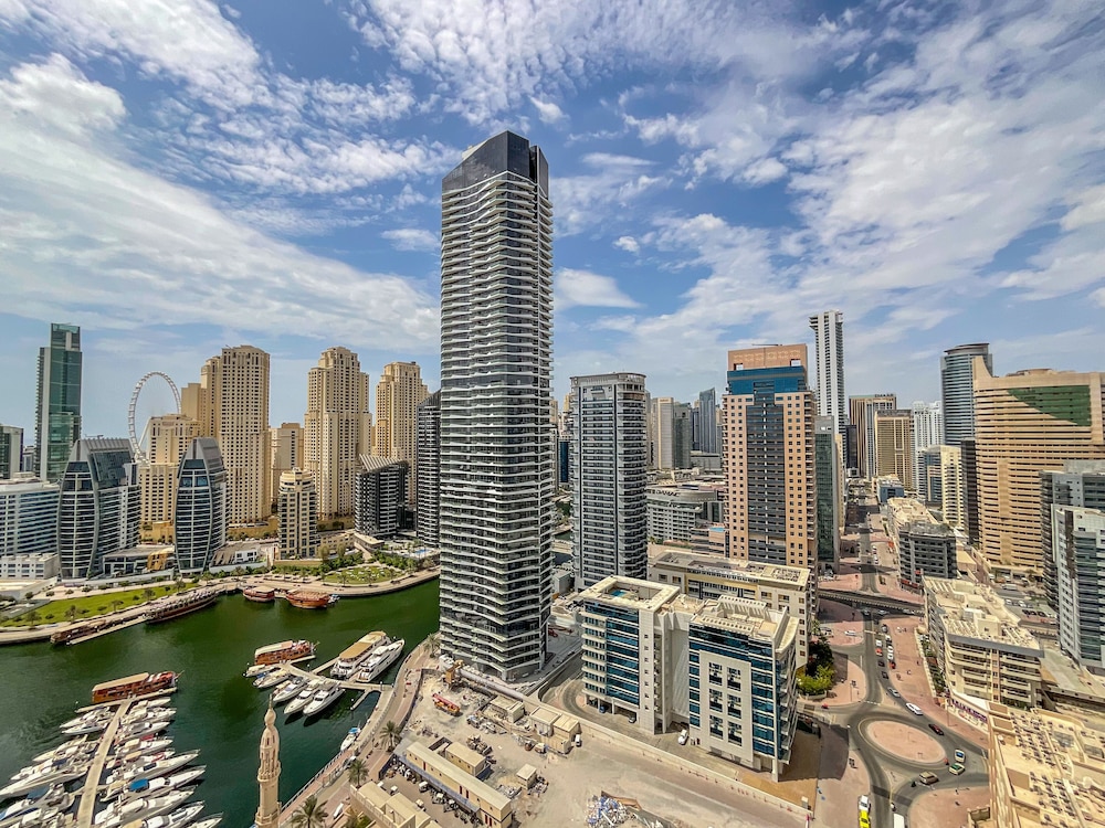 HiGuests - Opal Tower Marina