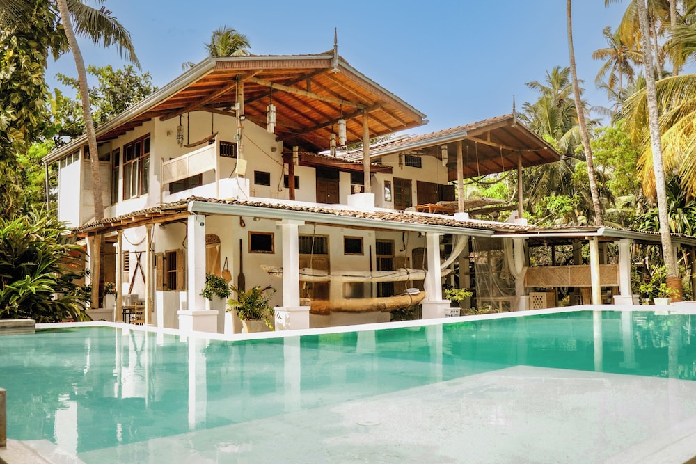 Deep Blue Sea Rental Villa