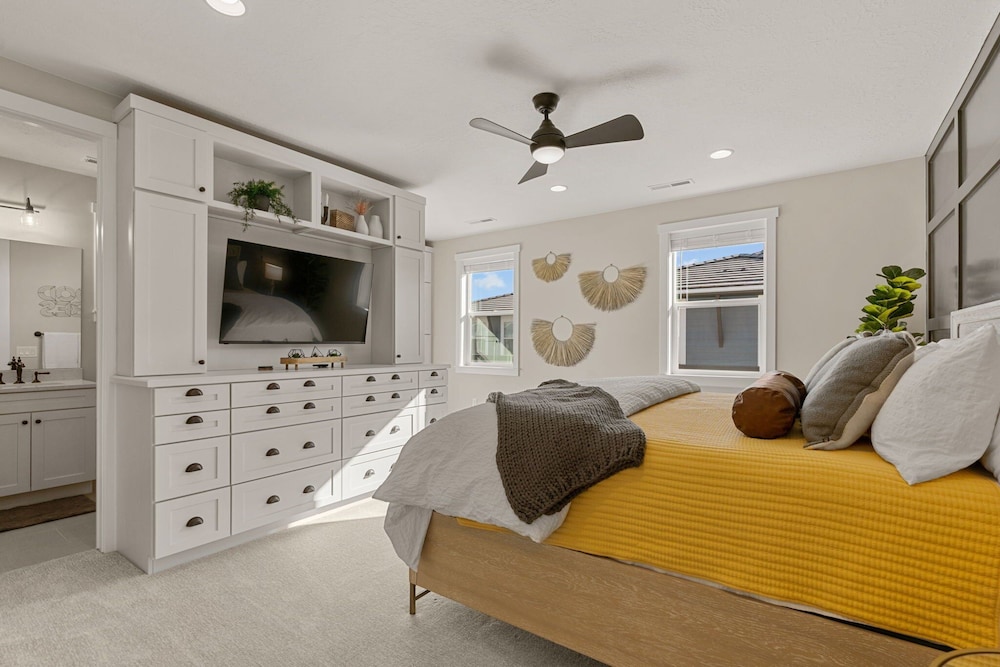 Southwest Manor 5 Bedroom Home