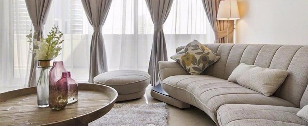 Bespoke Residences - Bay Square