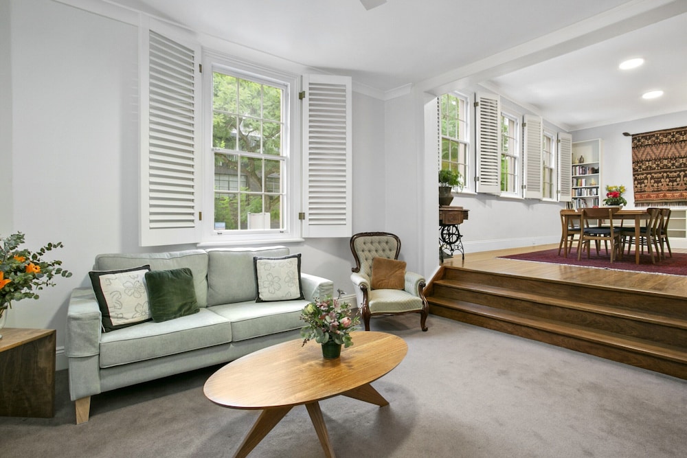 Family Terrace Home Close to Oxford Street