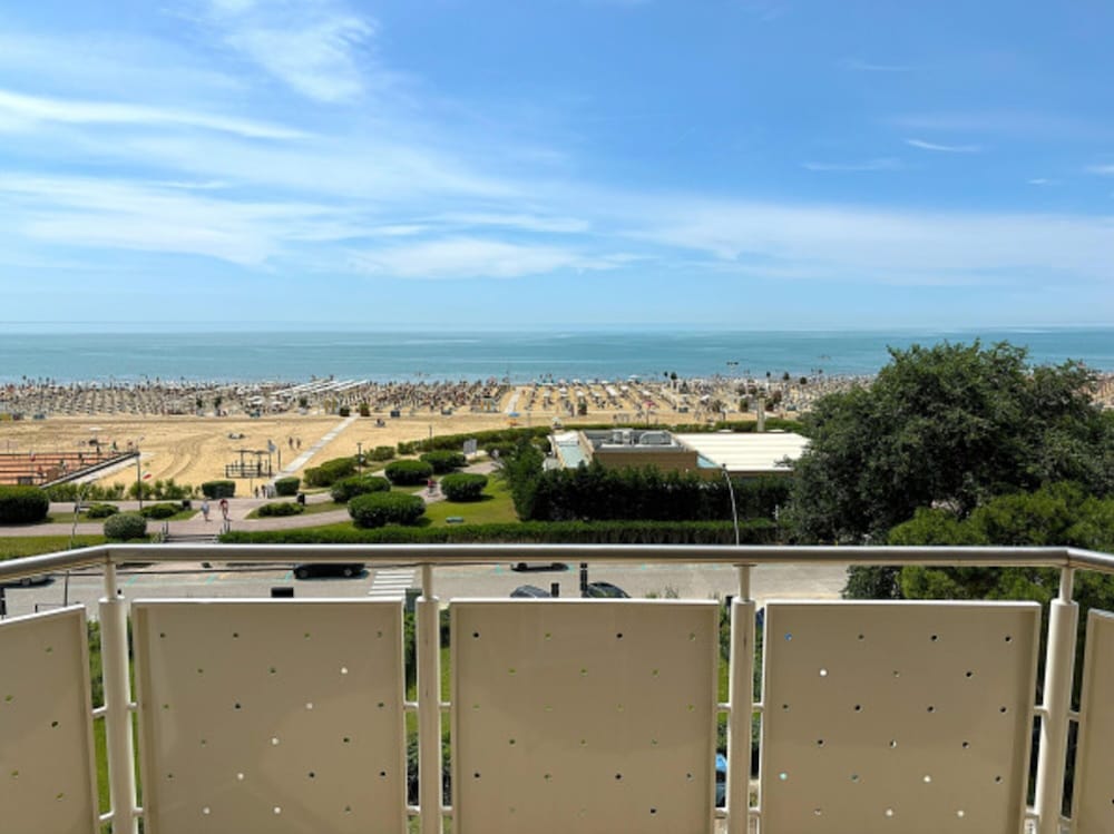 Bibione Flat With Wonderful sea View-beahost