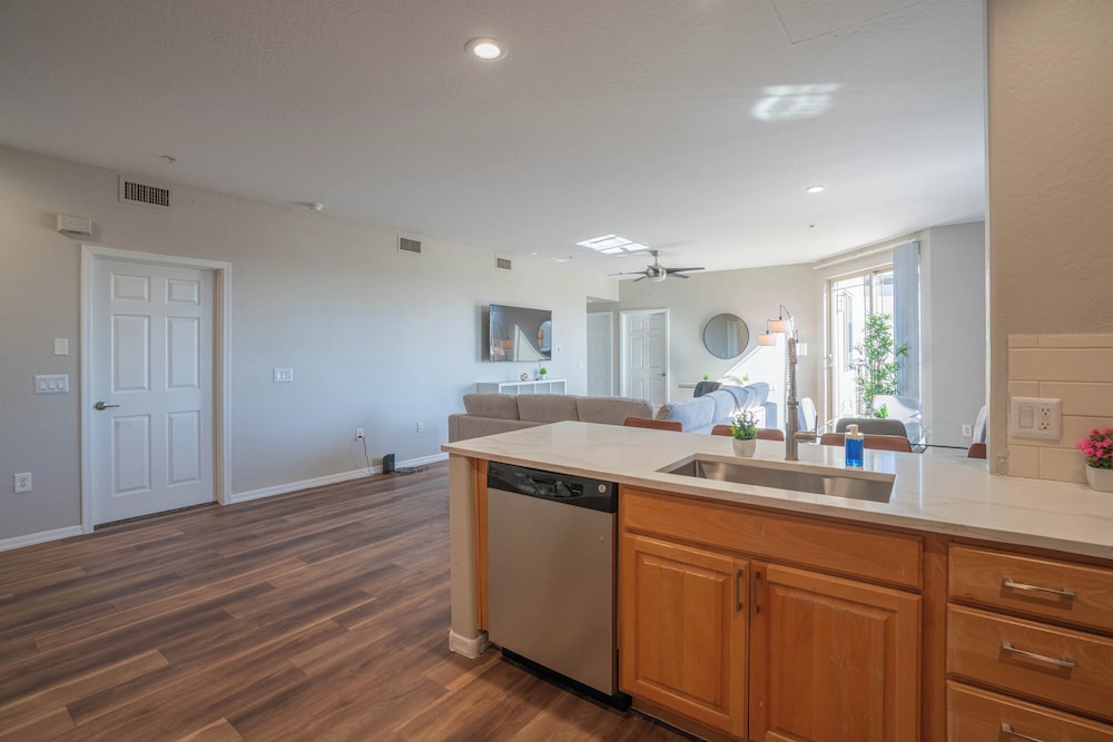 ROVE LIVING/KL - The Fredrick Tempe