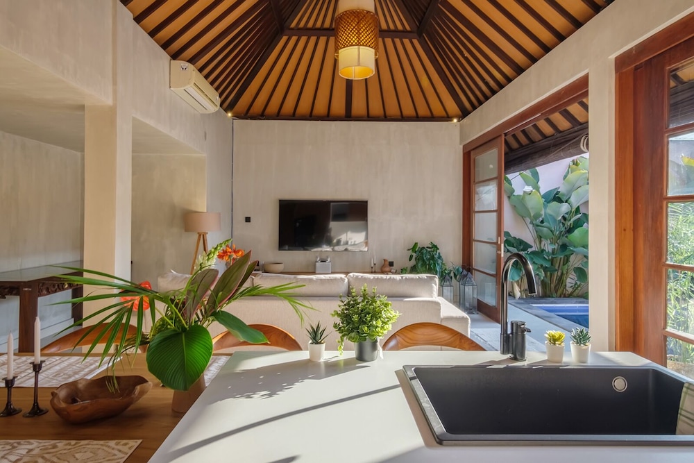 Madeira Casa Canggu Bali