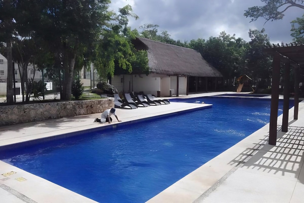 Beautiful Hoestel Near Cancun Beaches With Comfort and Security Guaranteed!