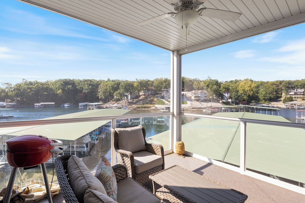 Central Location, Pool Access & Breathtaking Views