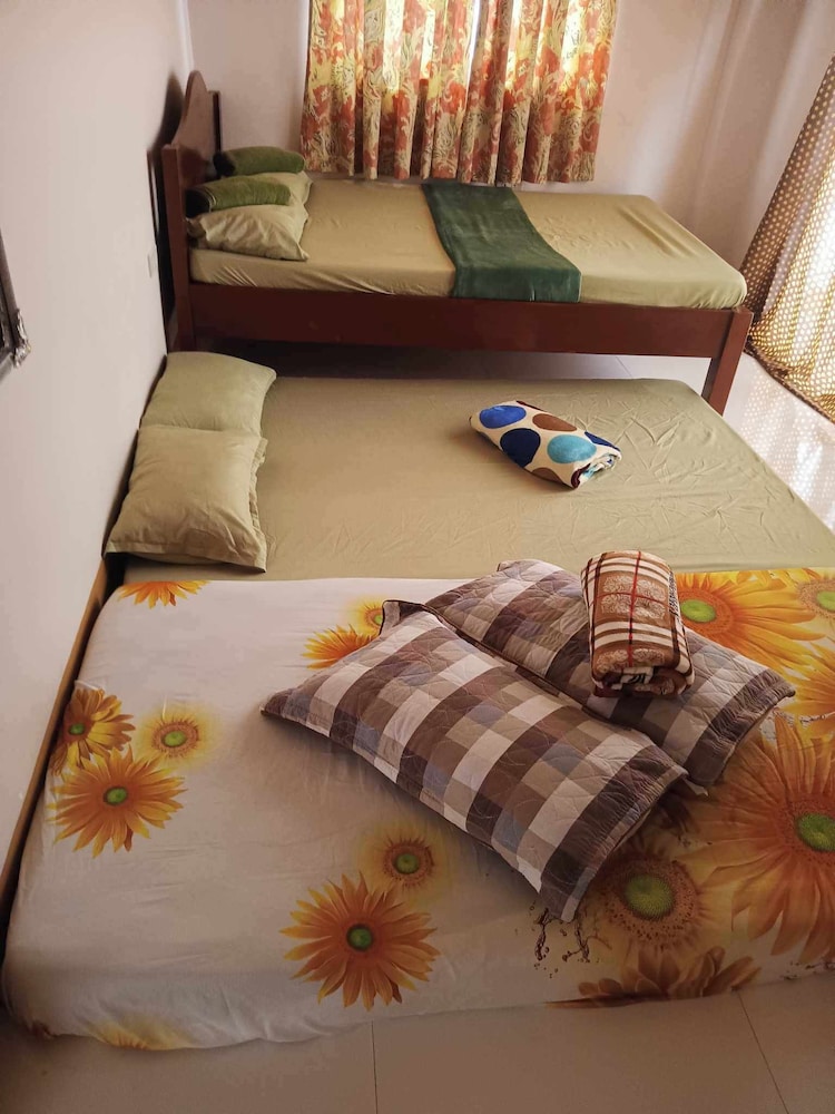 Room-aremen Transient, the no Hassle and