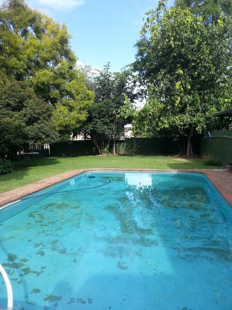 Boer And Brit Self Catering Guest House