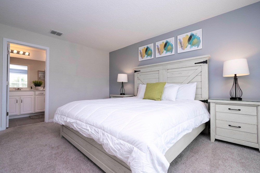 1543 CP - Opulent 4BR Townhome: Private Pool, Solara Resort
