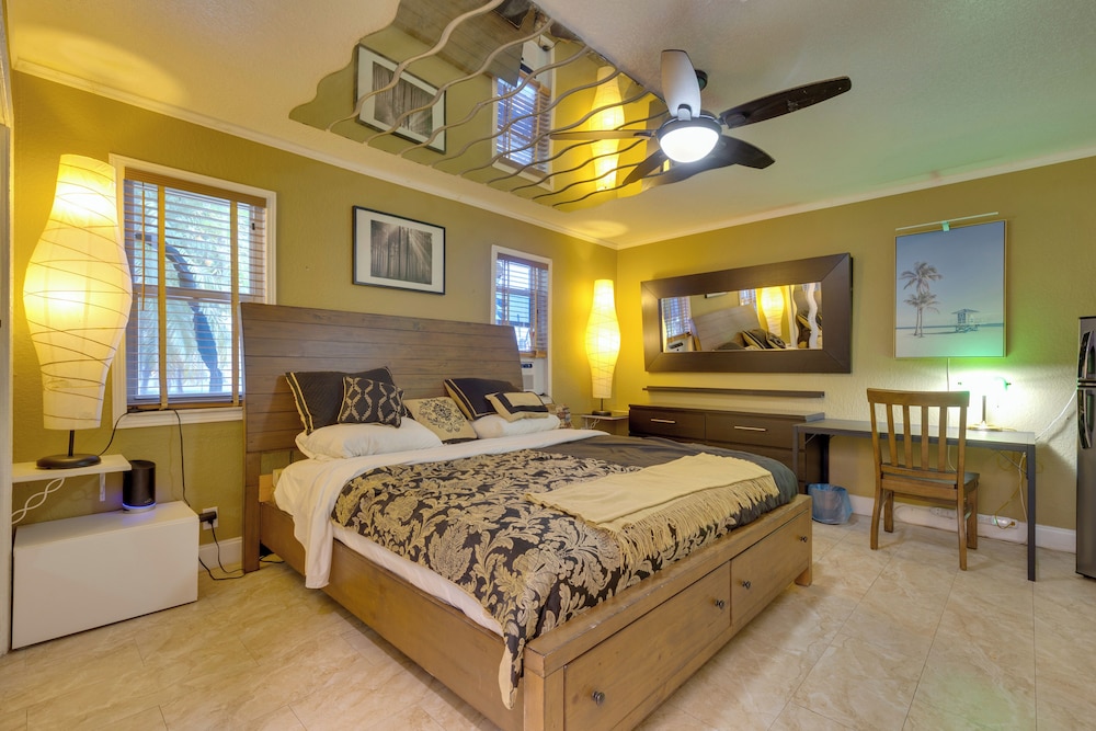 Lakefront Getaway w/ Dock Near Las Olas Beach