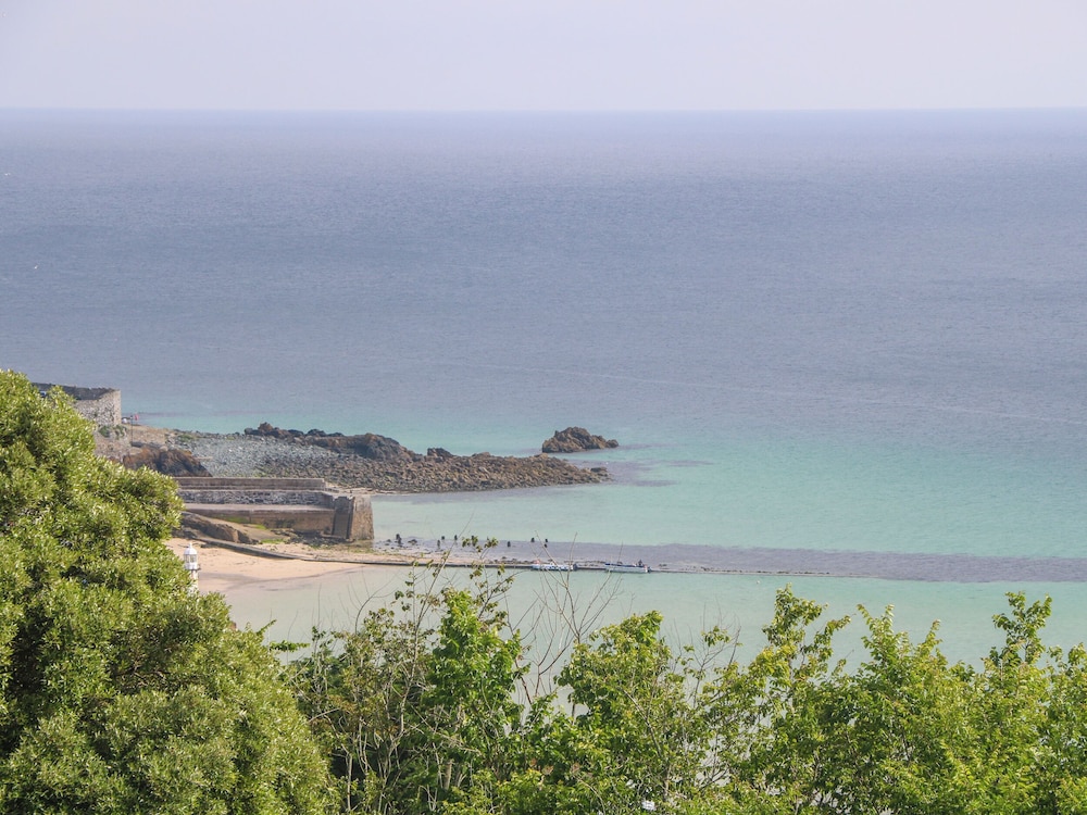 Amelia's Point