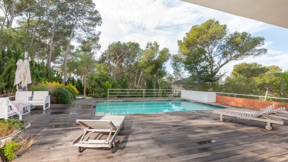 Ferran in Llafranc With 4 Bedrooms and 2 Bathrooms