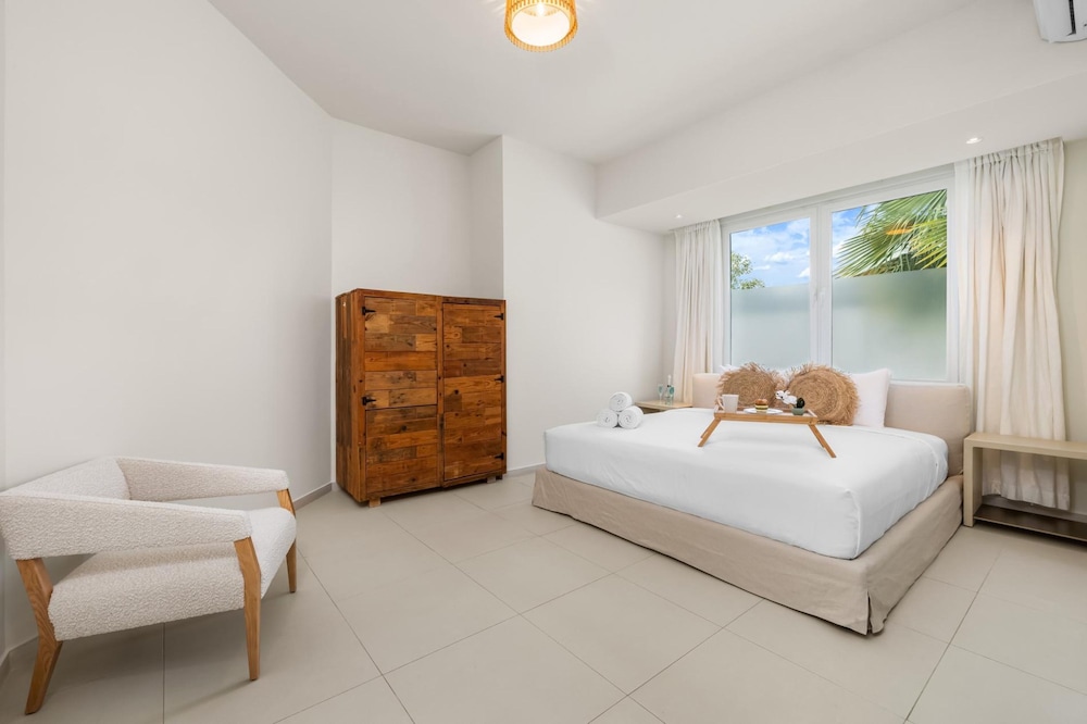 4 4 5 Rooftoppoolpingponggazebonear Ritz Beach