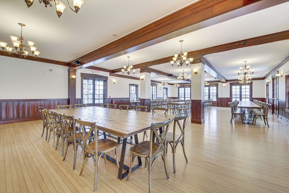 meeting & event spaces