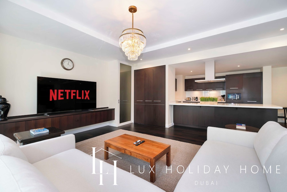 LUX The Elegant DIFC Suite 2