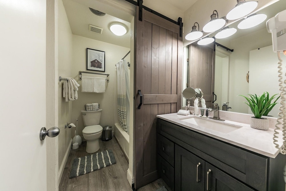 245 Bldg C 1 Bedroom Condo