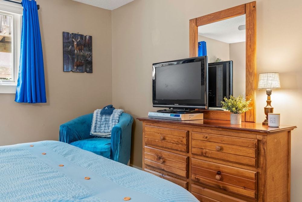 Slope Lodge by Avantstay Prime Location Pool Hot Tub Access Deck