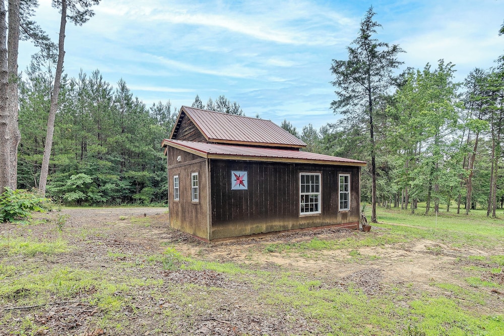 12 Mi to Staunton River State Park: Off-grid Cabin