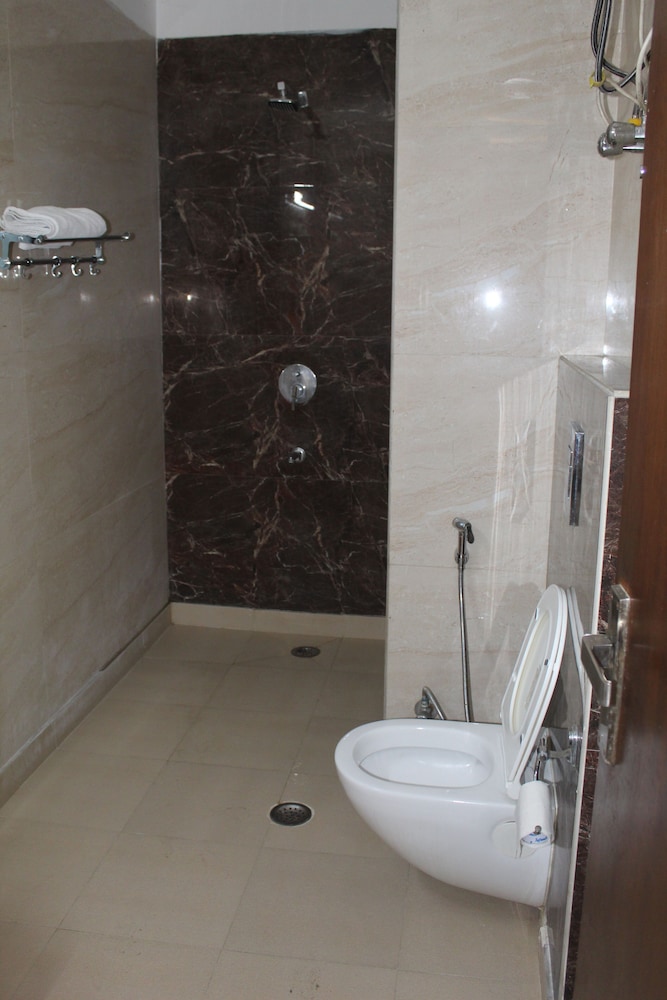 Flourish Stay Saket near Max Hospital