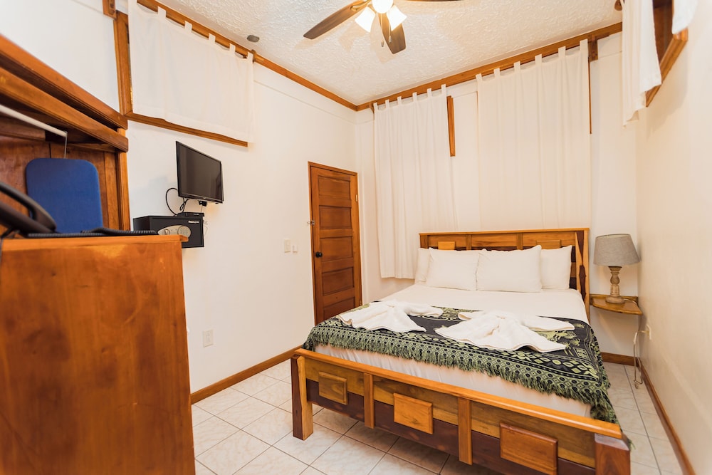 Belize Vacations - Falling Leaves Lodge - Property Image 10