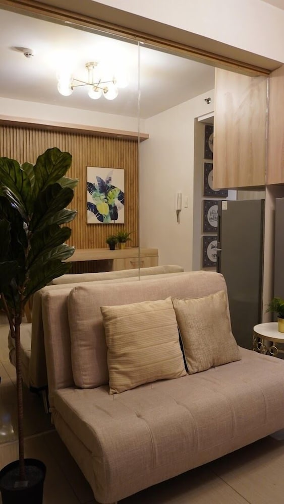 Shore 1 Tower C2 Unit 862