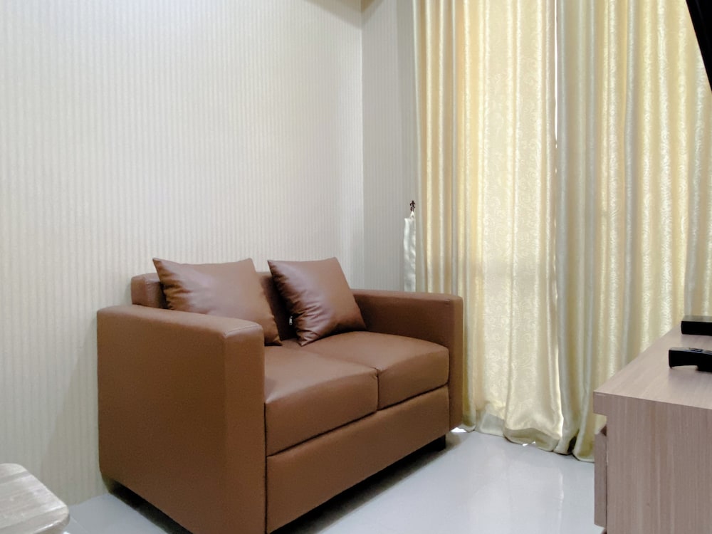Minimalist And Enjoy Living 1Br Vasanta Innopark Apartment