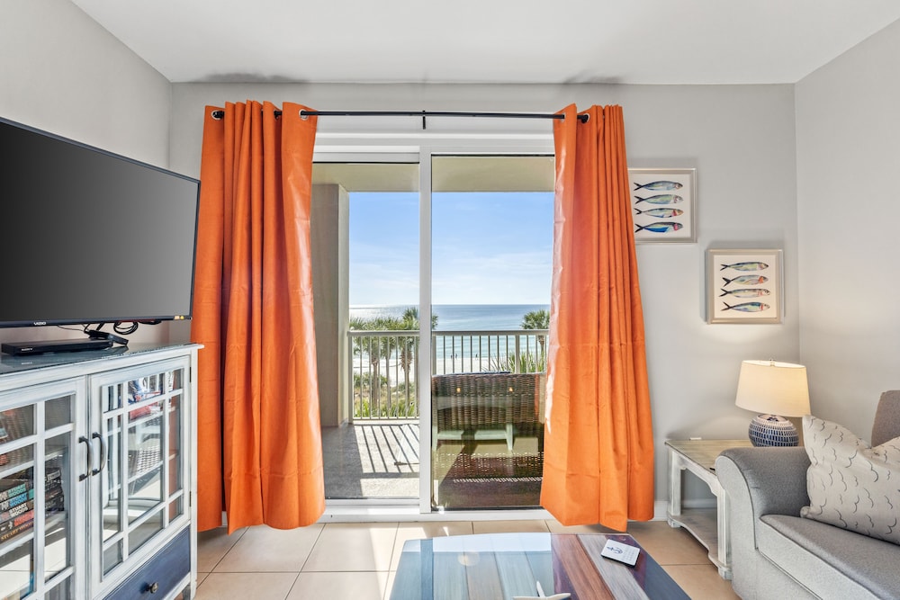 Grand Panama Beach Resort by Book That Condo