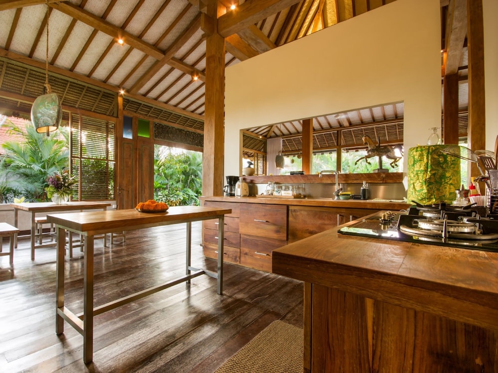 Villa Desa Roro by Villa Finder