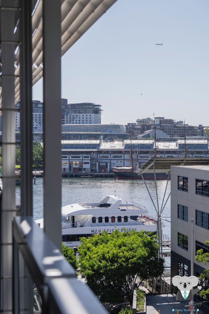 Kozyguru | Barangaroo | Waterfront Views Studio