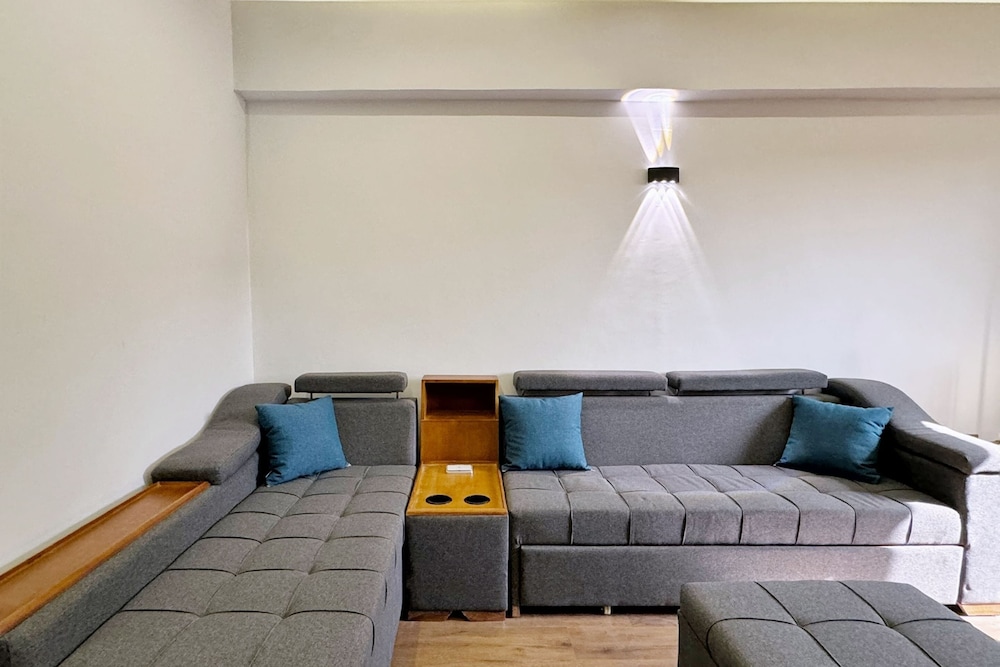 The Built-up 2 BDR Condo 15 min to CAI Airpt