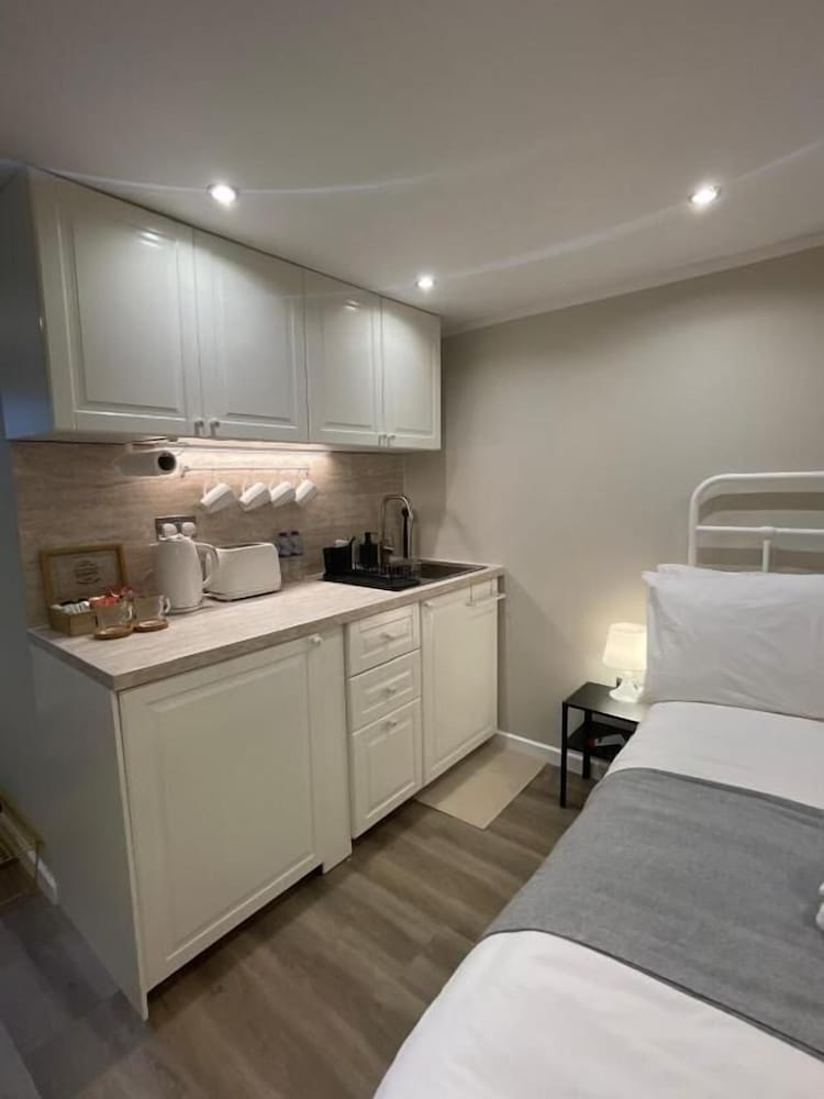 manchester modern signature studio