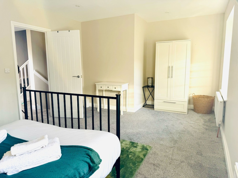 25A Moonstone House in Thetford