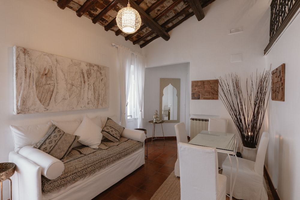 Navona Home
