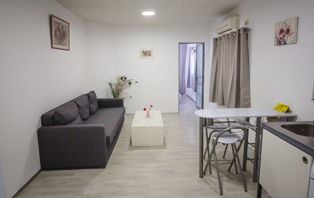 Apartment - Tel Aviv
