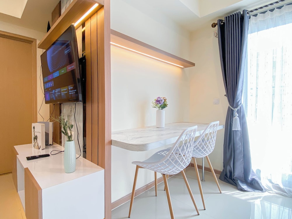 Best Living 2Br At Meikarta Apartment