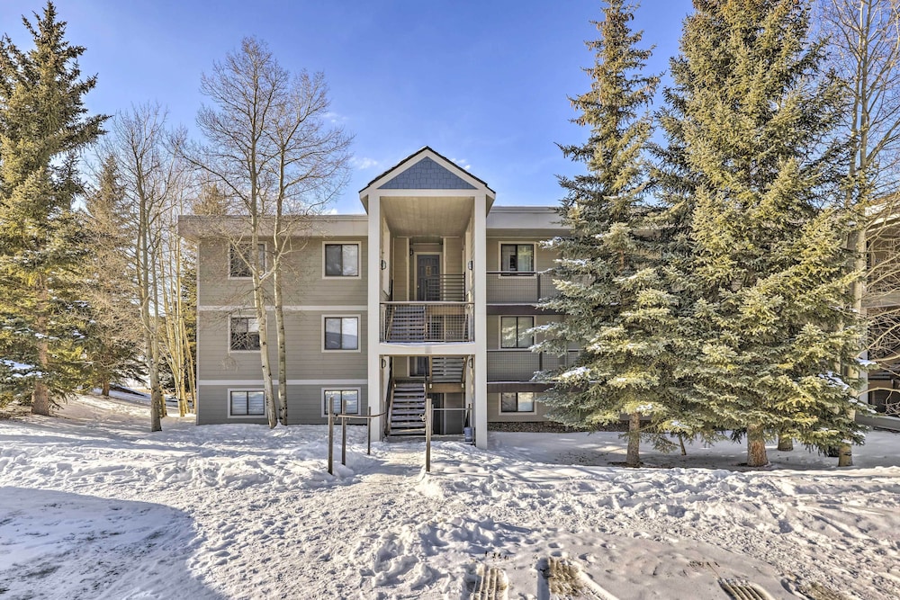 Mtn/lake Views & 3 Mi to Skiing: Dillon Condo view 4