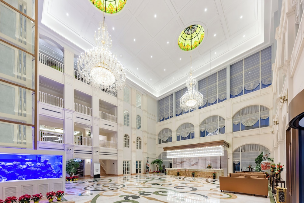 NARADA RESORT SHANGHAI HOTEL Disney Store