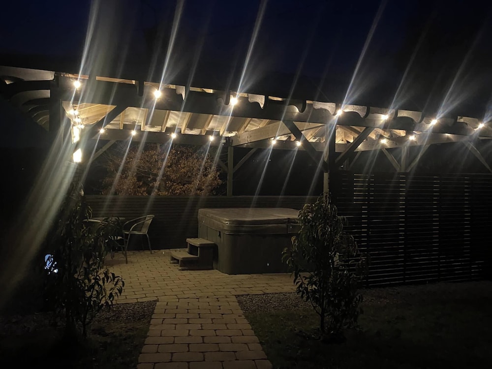Mountain View Retreat in Rostrevor With hot Tub
