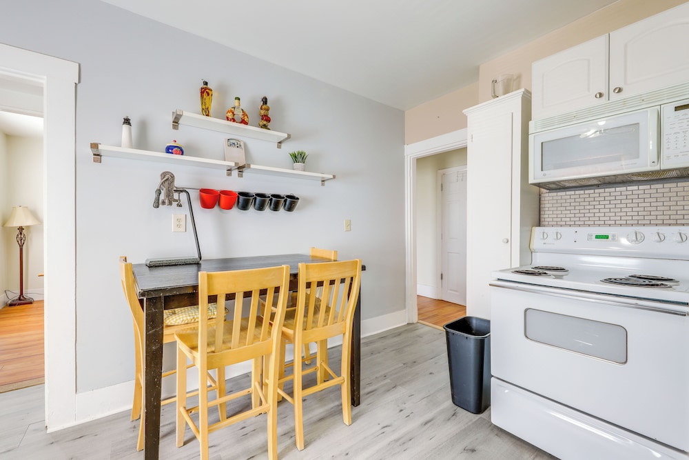 1/2 Mi to Pier: Wfh-friendly Apt in Maine!