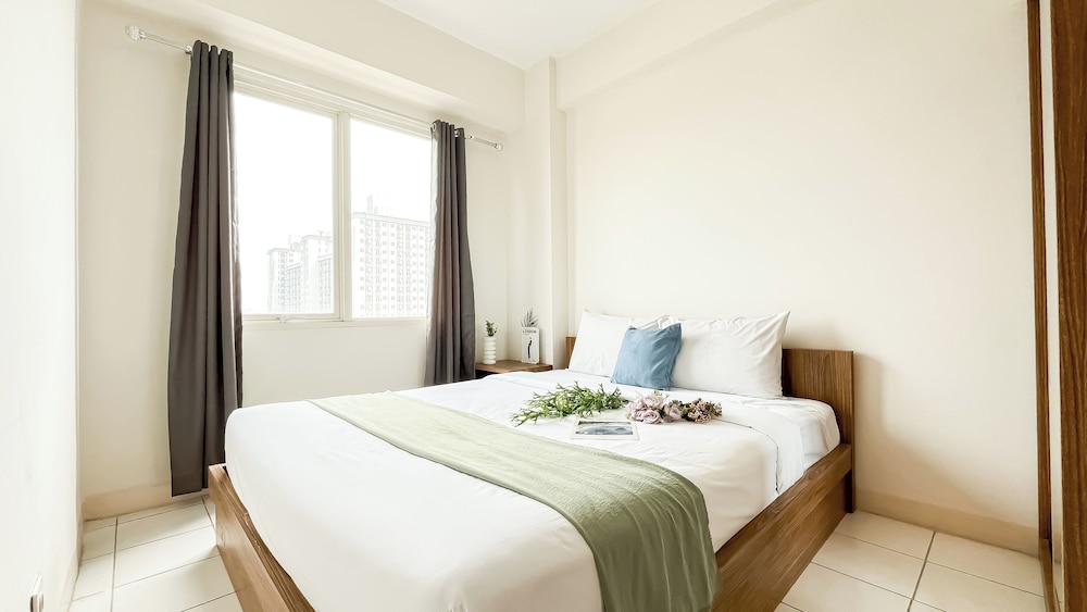 Minimalist Scandinavian Touch 2Br Apartment At Podomoro Golf View