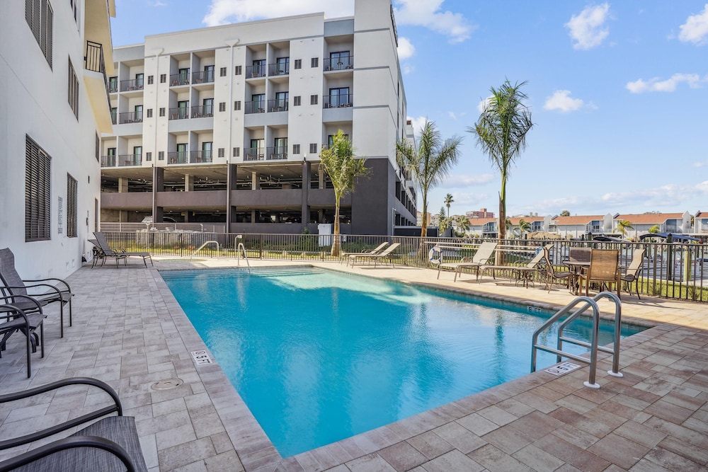 The Harbor Condo 305 - Premier